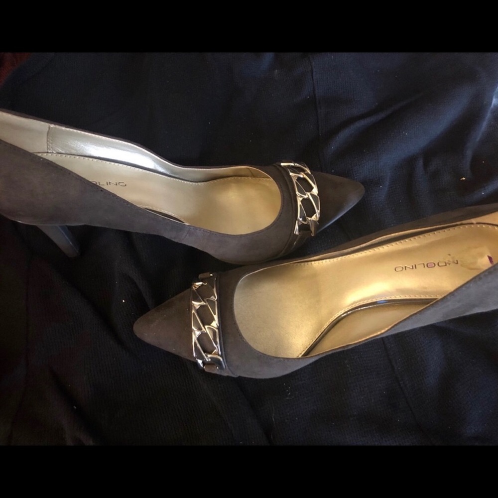 Grey suede pumps...